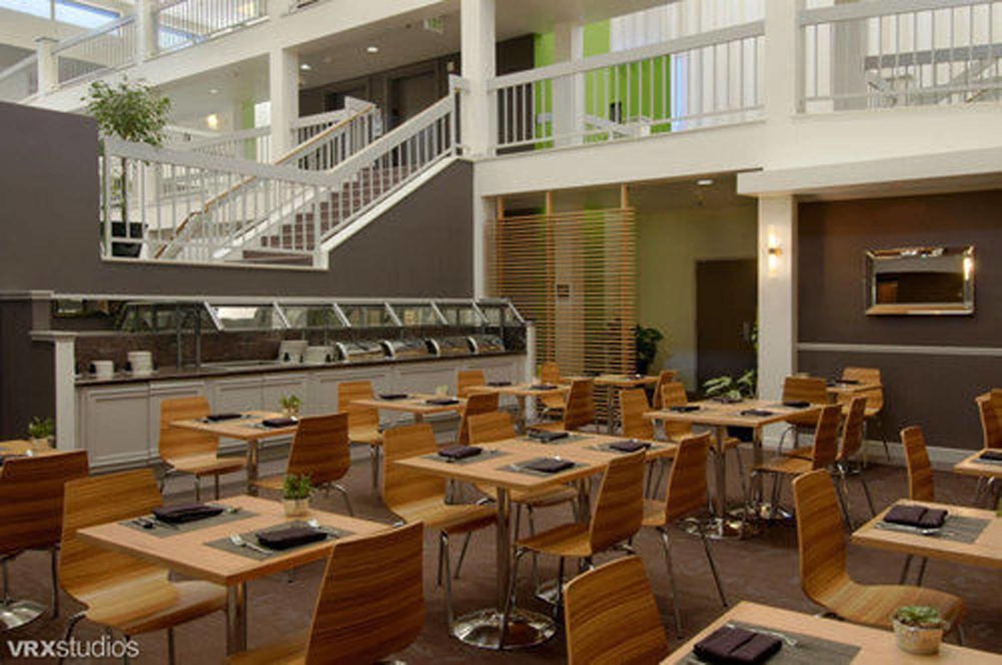 The Domain Hotel Сънивейл Ресторант снимка